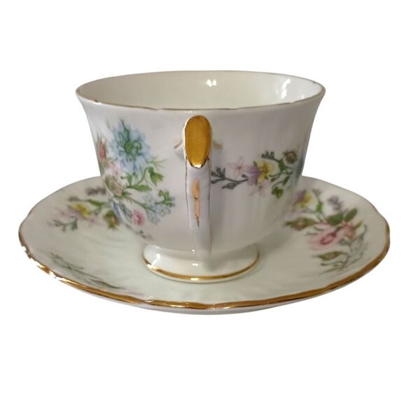 Aynsley Wild Tudor Bouquet Tea Cup Saucer Vtg England Bone China Floral Cottage. - Picture 12 of 16